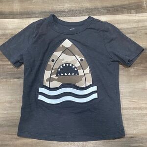 Free - Shark Graphic Kids T-Shirt - Gray